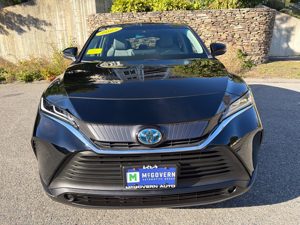 Used 2023 Toyota Venza LE AWD/4WD image 10