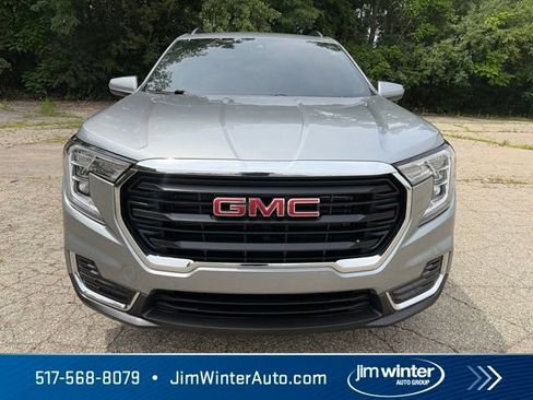 Certified 2024 GMC Terrain SLE w/ Driver Convenience Package FWD image 5