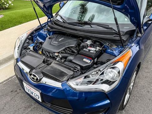 Used 2016 Hyundai Veloster FWD image 27
