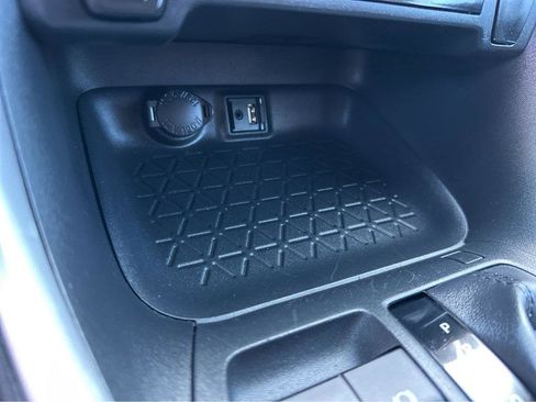 Used 2019 Toyota RAV4 LE image 26