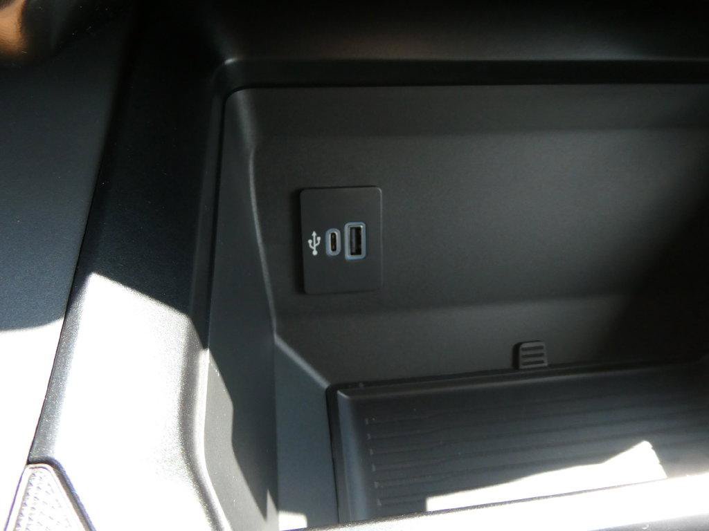 New 2026 Ford F250 XLT w/ XLT Premium Package AWD/4WD image 24