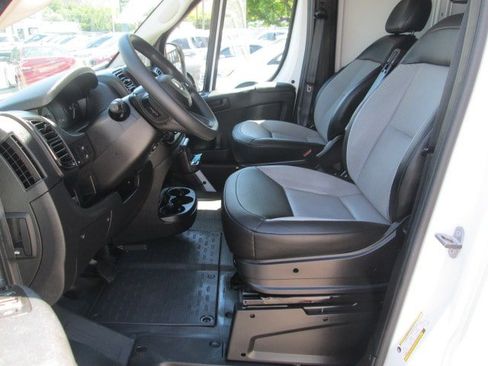 Used 2026 RAM ProMaster 2500 w/ Convenience Group FWD image 9