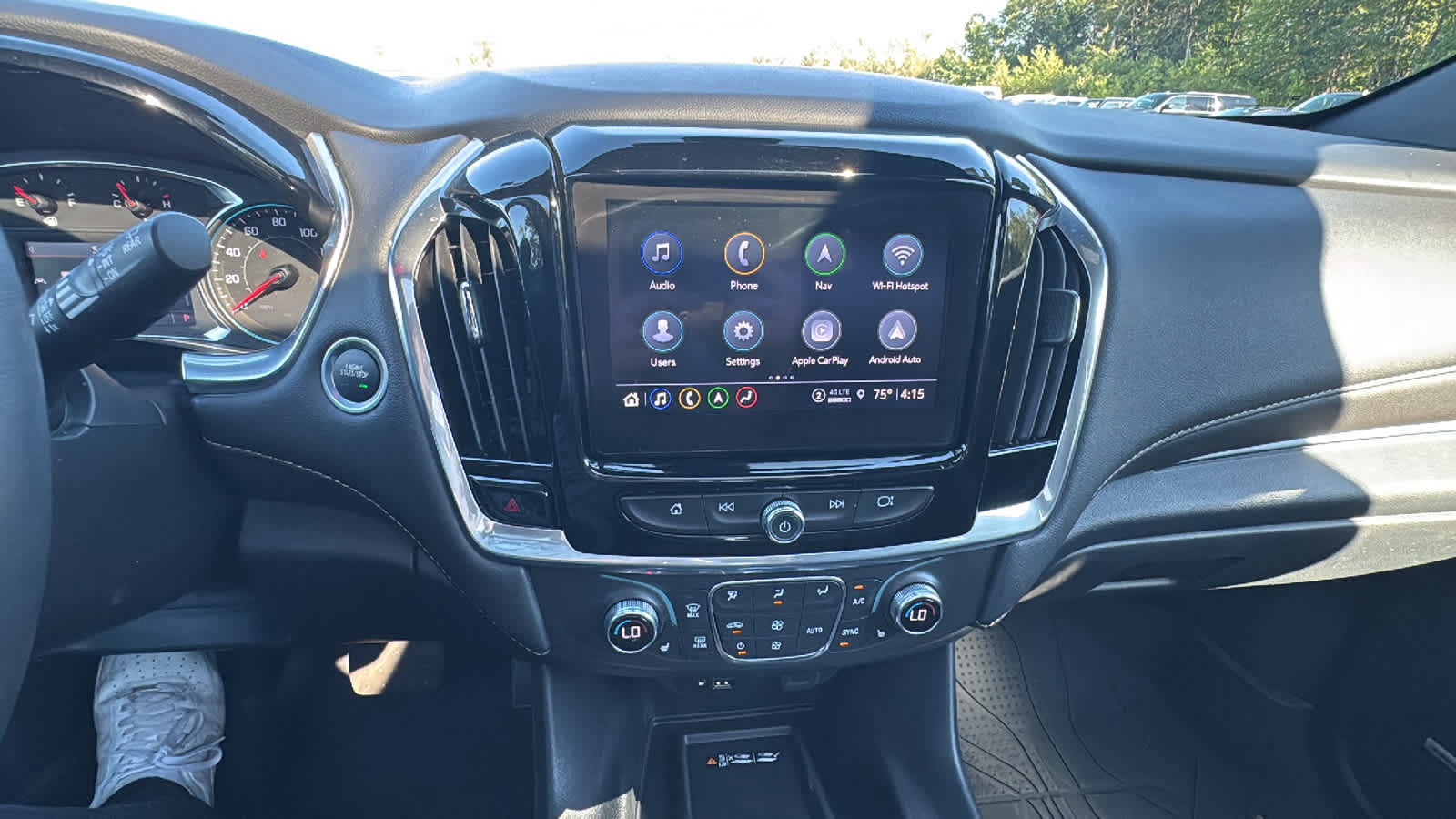 Used 2023 Chevrolet Traverse LT w/ LT Premium Package AWD/4WD image 15
