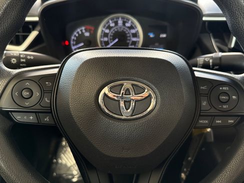 Certified 2021 Toyota Corolla LE image 27