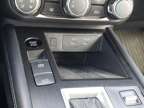 Certified 2025 Nissan Kicks SV image 34