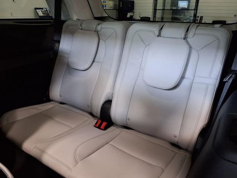 Certified 2026 Lincoln Aviator Reserve w/ Luxury Package RWD image 6