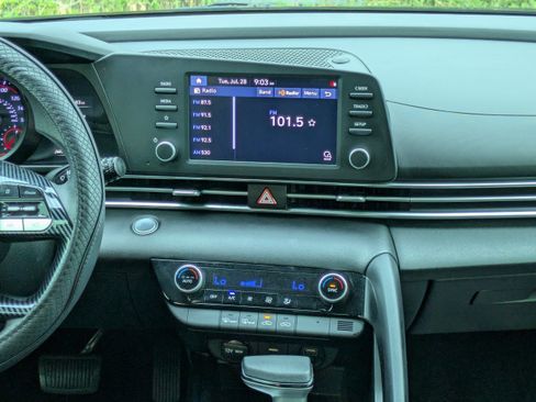Certified 2023 Hyundai Elantra SEL w/ Cargo Package FWD image 17