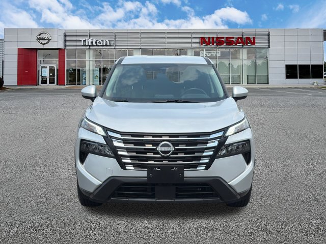 Used 2025 Nissan Rogue SV FWD image 2