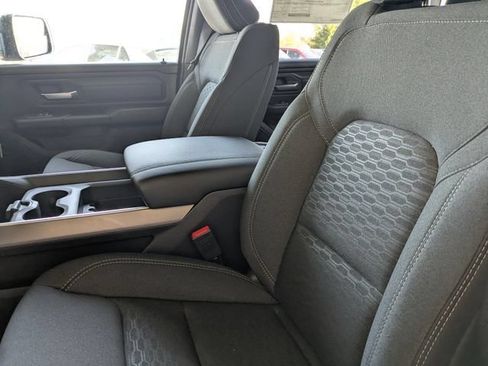 New 2026 RAM 1500 Express AWD/4WD image 23
