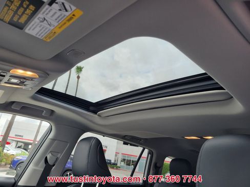 Used 2023 Toyota Highlander Limited FWD image 22
