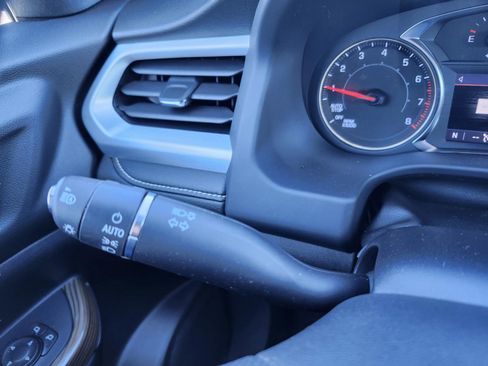 Used 2023 GMC Acadia SLE w/ Driver Convenience Package image 25