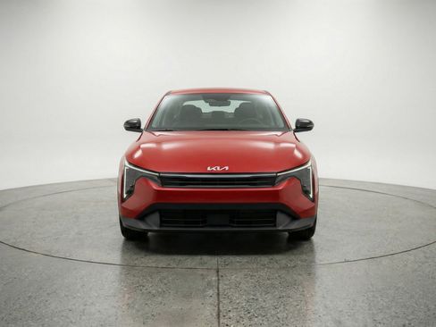 Used 2025 Kia K4 LXS image 2
