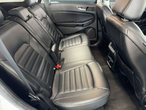 Used 2020 Ford Edge SEL image 29