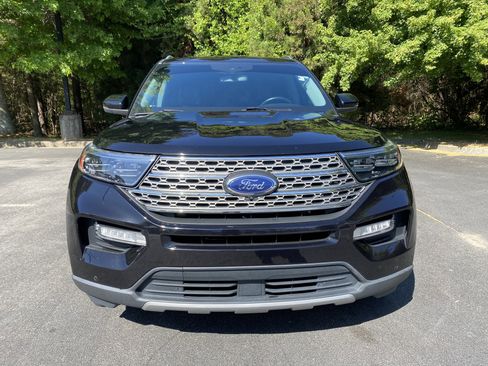 Used 2021 Ford Explorer Limited w/ Equipment Group 301A RWD image 3