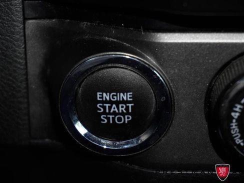 Used 2022 Toyota Tacoma TRD Sport w/ TRD Premium Sport Package AWD/4WD image 39