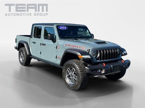 Used 2024 Jeep Gladiator Mojave w/ Convenience Group image 1