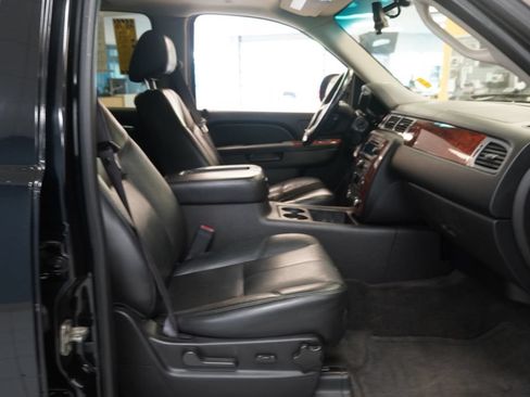 Used 2012 Chevrolet Suburban LT AWD/4WD image 28