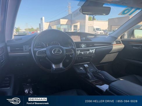 Used 2016 Lexus ES 350 w/ Luxury Package w/Wood Trim FWD image 15