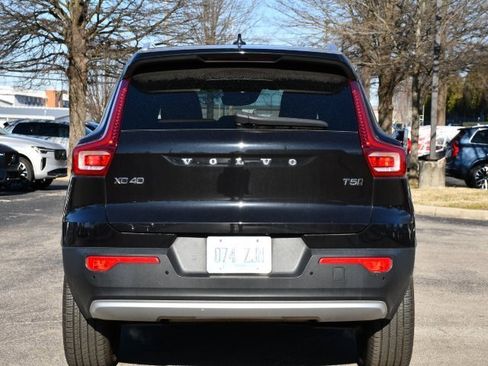 Used 2019 Volvo XC40 T5 Momentum image 6