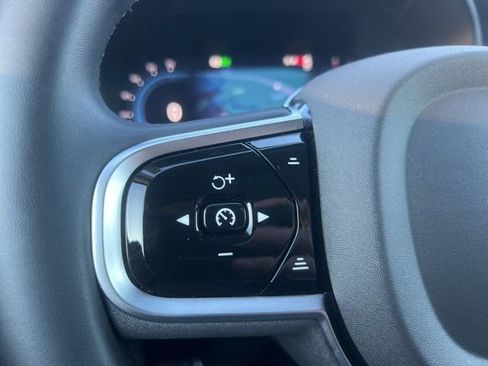 Certified 2025 Volvo XC60 B5 Plus image 31