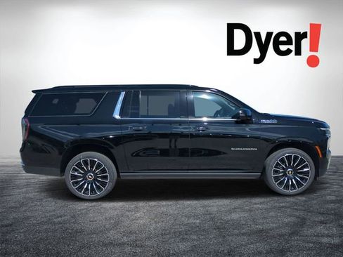 New 2026 Chevrolet Suburban High Country AWD/4WD image 2