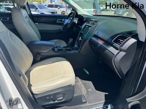 Used 2017 Ford Explorer Platinum AWD/4WD image 27