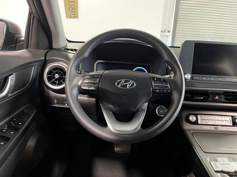 Used 2023 Hyundai Kona SE FWD image 21