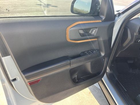 Used 2023 Ford Bronco Sport Badlands image 9