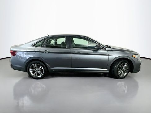 Used 2024 Volkswagen Jetta SE FWD image 8