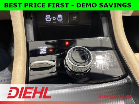 New 2025 Jeep Grand Cherokee Limited w/ Black Appearance Package image 33