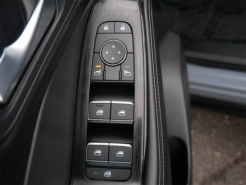 Used 2023 Nissan Rogue SL image 17