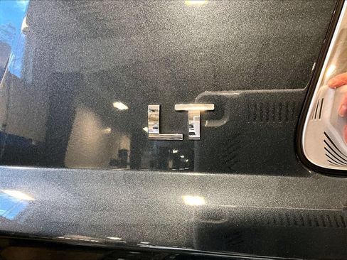Used 2019 Chevrolet Tahoe LT w/ Luxury Package AWD/4WD image 30