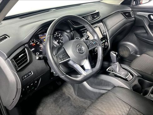 Used 2019 Nissan Rogue SV w/ Premium Package FWD image 13
