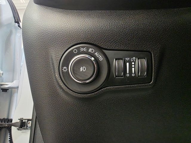 Used 2026 Jeep Compass Trailhawk AWD/4WD image 14