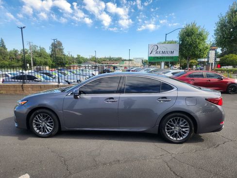 Used 2018 Lexus ES 350 w/ Premier Package FWD image 2