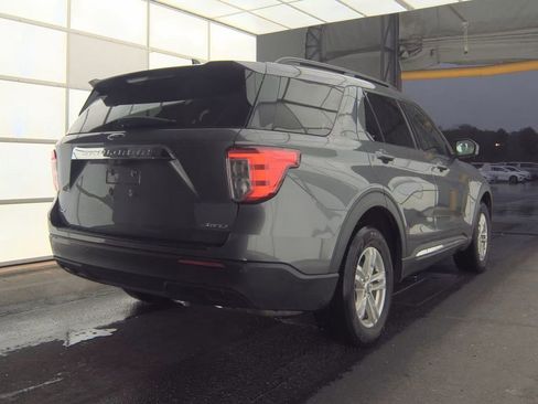 Used 2022 Ford Explorer XLT image 6