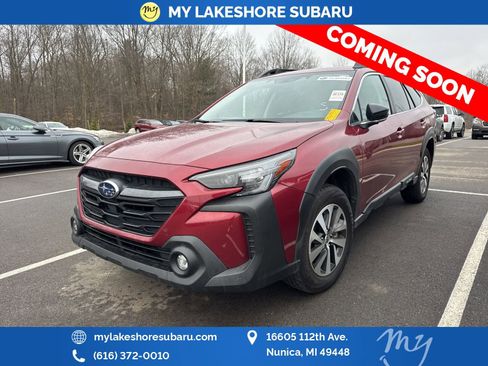 Used 2025 Subaru Outback Premium image 3