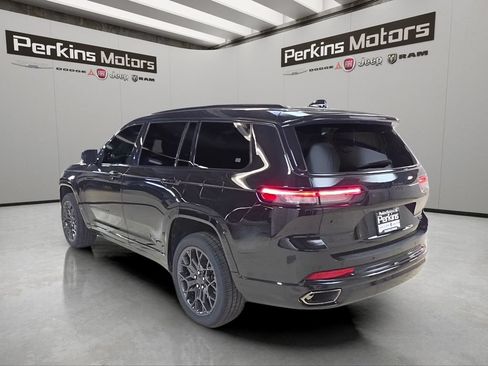 Used 2024 Jeep Grand Cherokee L Summit w/ High Altitude Package AWD/4WD image 7