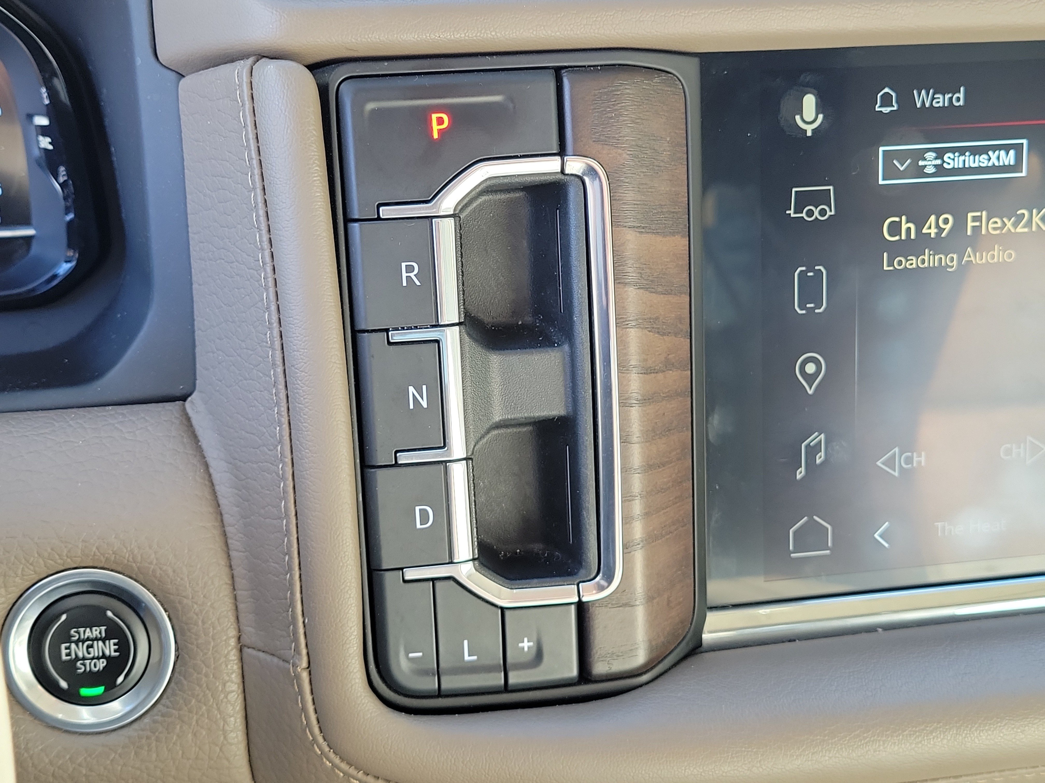 Used 2022 GMC Yukon XL Denali AWD/4WD image 30