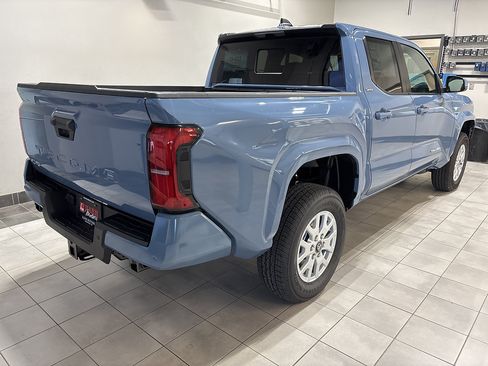 New 2026 Toyota Tacoma SR5 w/ SR5 Upgrade Package AWD/4WD image 4