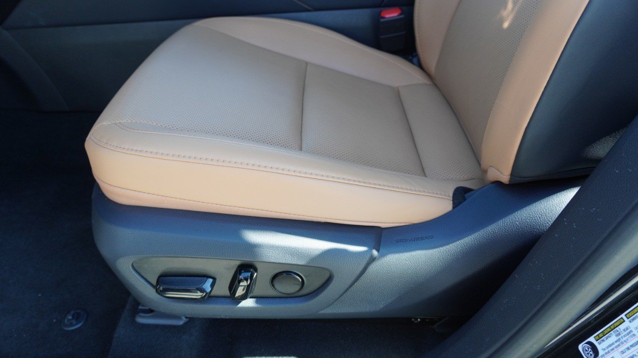 Used 2024 Lexus RX 350 Premium w/ Cold Area Package AWD/4WD image 25