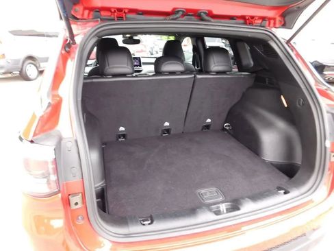 Used 2023 Jeep Compass Limited image 8