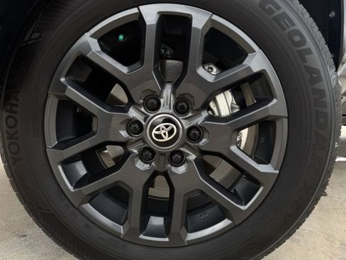 Used 2025 Toyota Tundra Platinum image 9