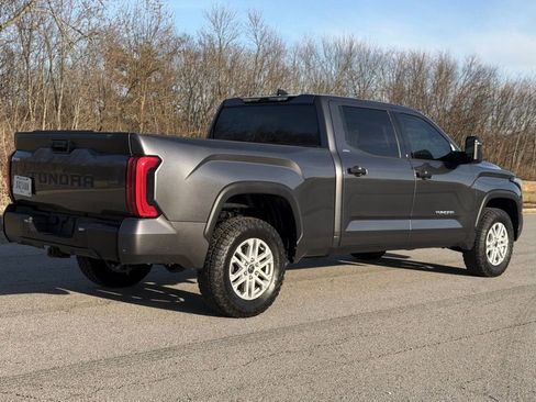 Used 2022 Toyota Tundra SR5 w/ SR5 Convenience Package AWD/4WD image 37