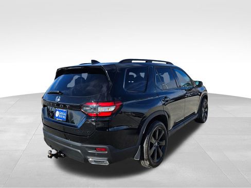 Used 2023 Honda Pilot Elite image 6