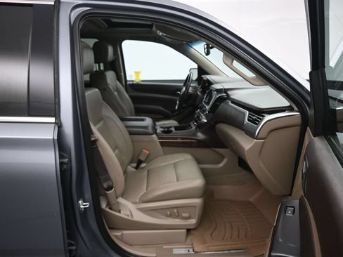 Used 2020 Chevrolet Suburban LT AWD/4WD image 55