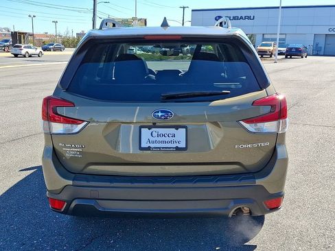 Used 2023 Subaru Forester Premium AWD/4WD image 8