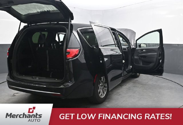 Used 2025 Chrysler Pacifica Select FWD image 58