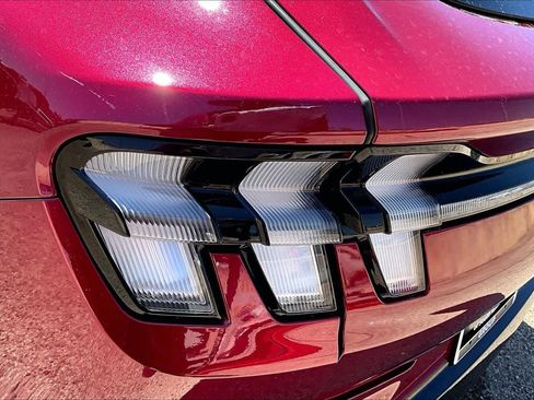 Used 2025 Ford Mustang Mach-E Premium w/ Sport Appearance Package AWD/4WD image 31
