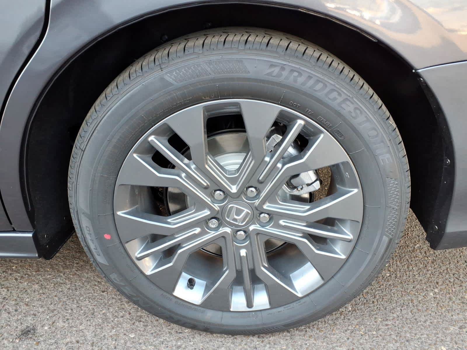 New 2027 Honda Odyssey Touring image 8